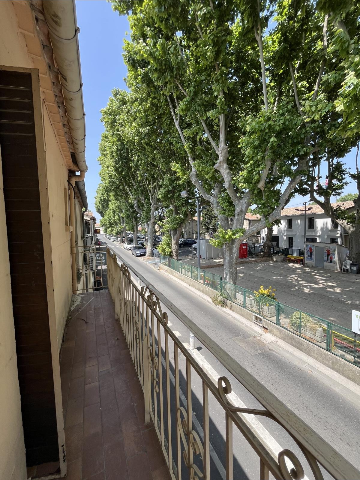 MAUGUIO CENTRE- T3 refait à neuf avec patio interieur