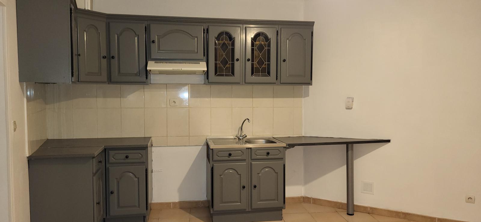 Saint-Géniès-des Mourgues- Coeur de village, grand T2bis – 85.82m2 – 810€