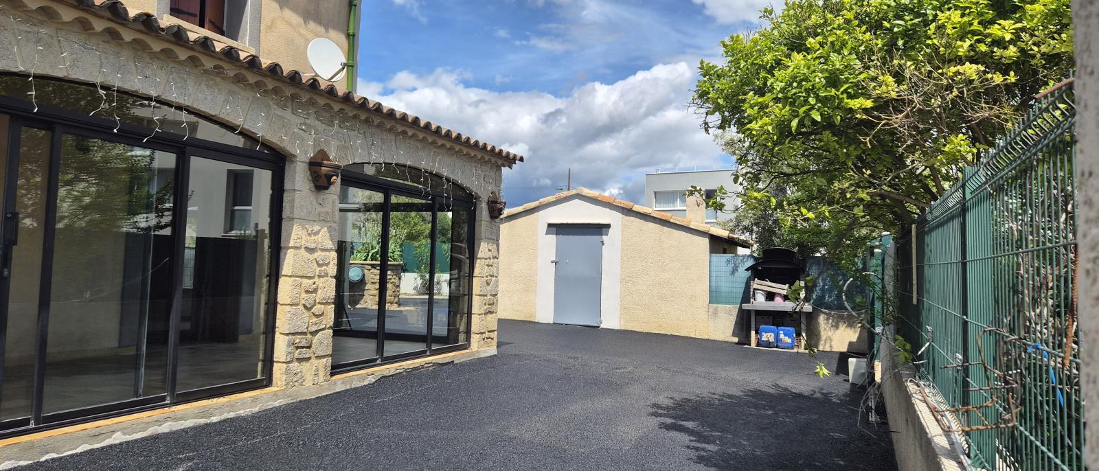LATTES -Maison T6 avec jardin, piscine et 3 garages